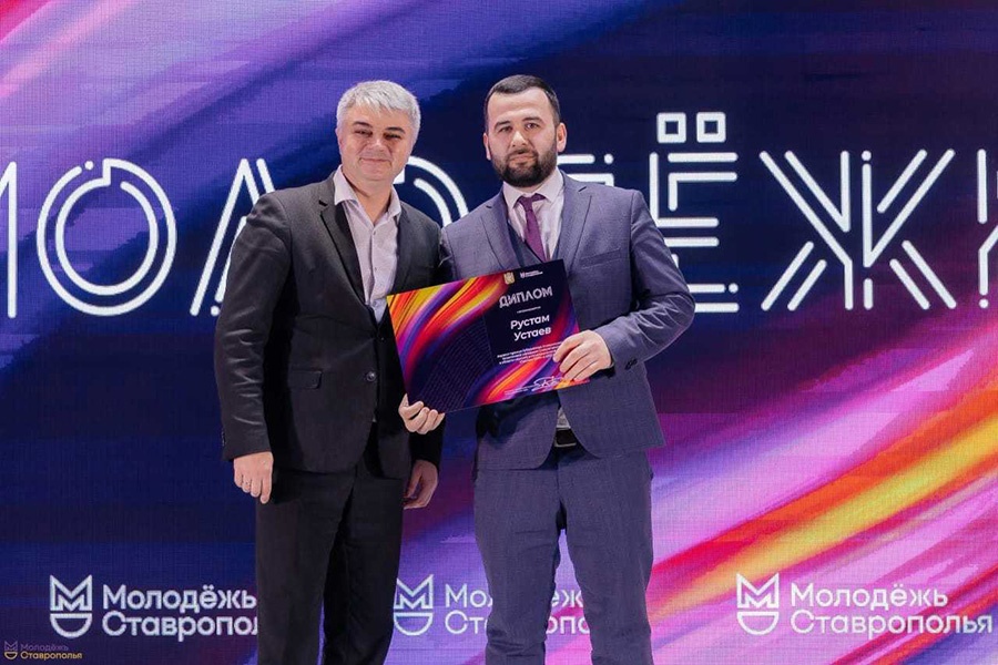 Устаев Р.М._фото.jpg
